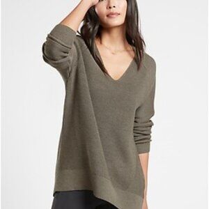 Athleta Hanover V-Neck Sweater in Mountain Olive Heather-  Women’s Size Large
